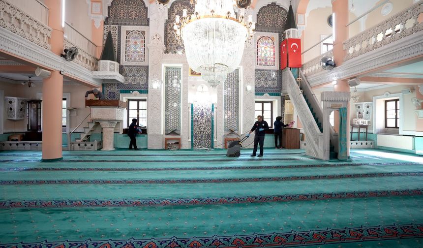 Pamukkale’de Ramazan Öncesi İbadethanelerde Temizlik Seferberliği