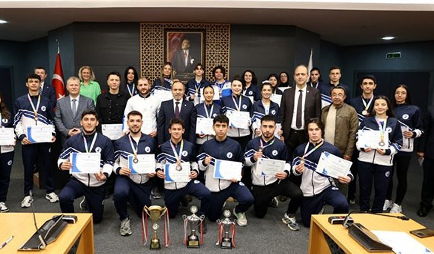 Dereceye giren PAÜ’lü sporculara teşekkür belgesi takdim edildi