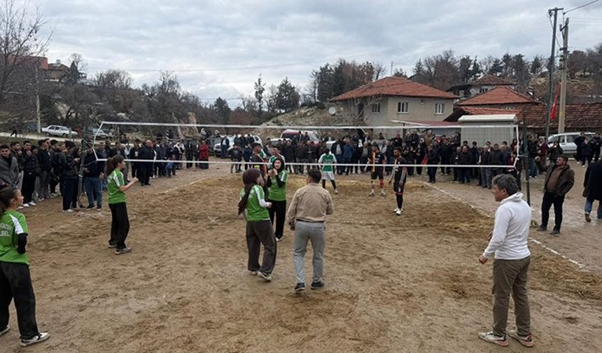 Çamlıbel’de Voleybol Turnuvası başladı