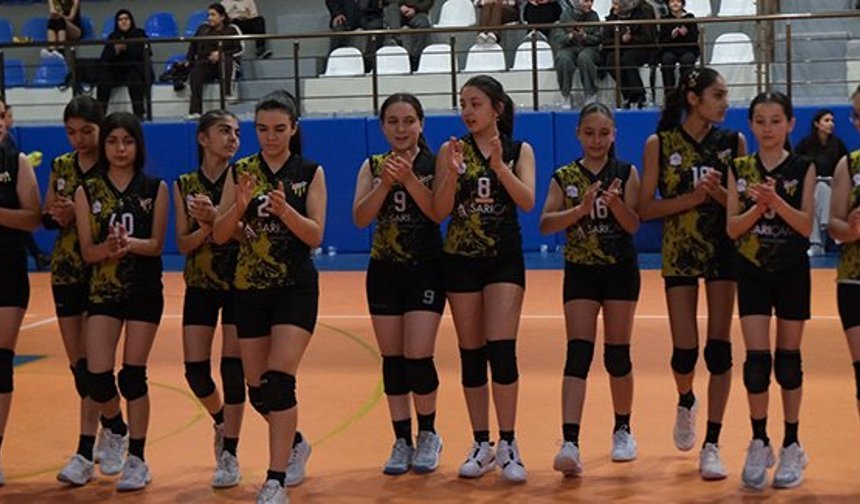 Çardak’ta Kadınlar Günü’ne özel voleybol turnuvası düzenlendi