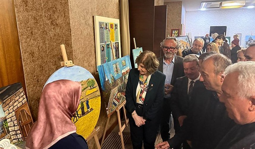 Denizli’de "İz Bırakanlar" sergisi yoğun ilgi gördü