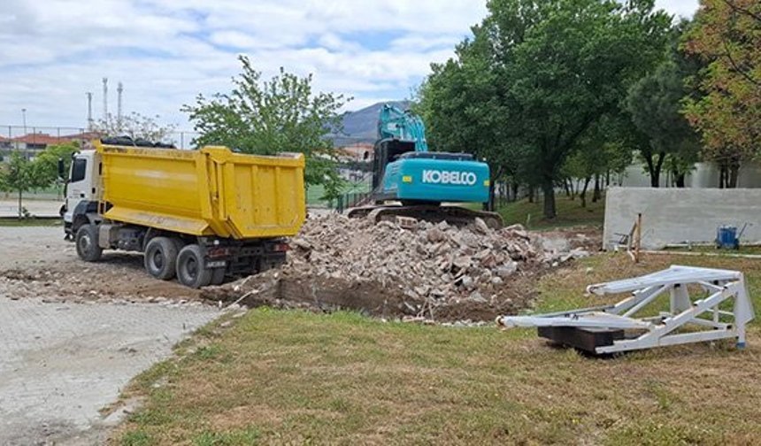Buldan Şehir Stadı'nda yenileme çalışmaları başladı