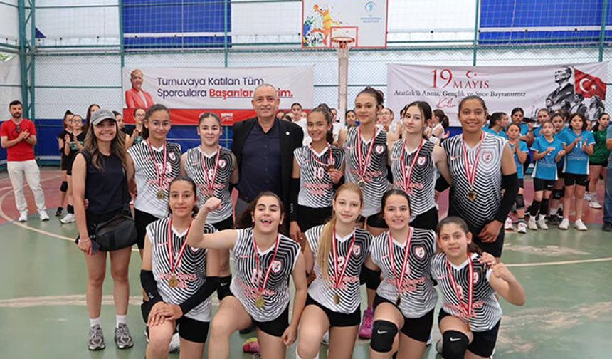 Merkezefendi’de 19 Mayıs Spor Turnuvaları coşkuyla tamamlandı