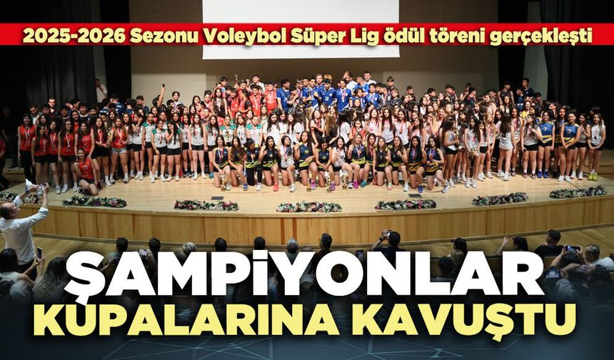 Şampiyonlar kupalarına kavuştu
