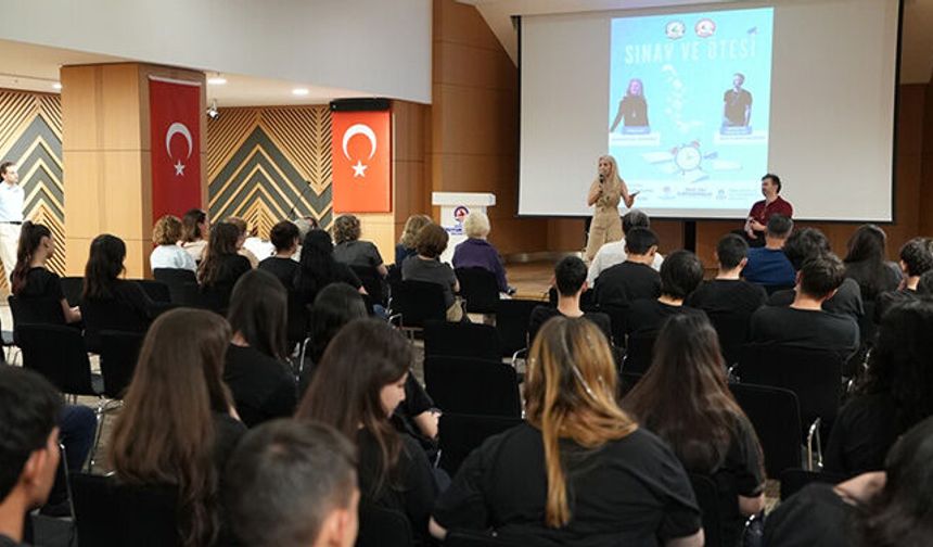 “Sınav ve Ötesi” programı gençlere rehber oldu