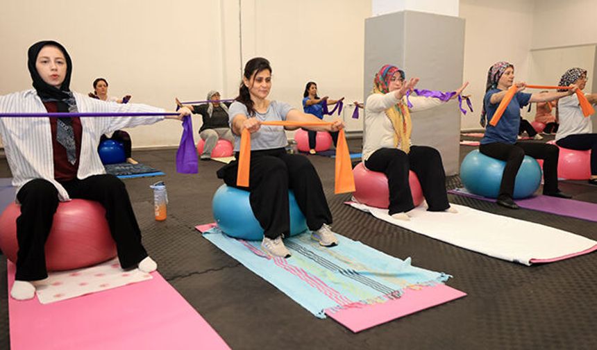 Pamukkale'de ücretsiz yaz spor kurslarına yoğun katılım
