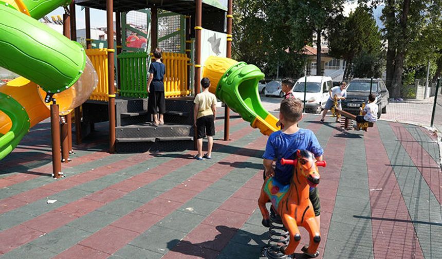 Asmalıevler Parkı yenilendi