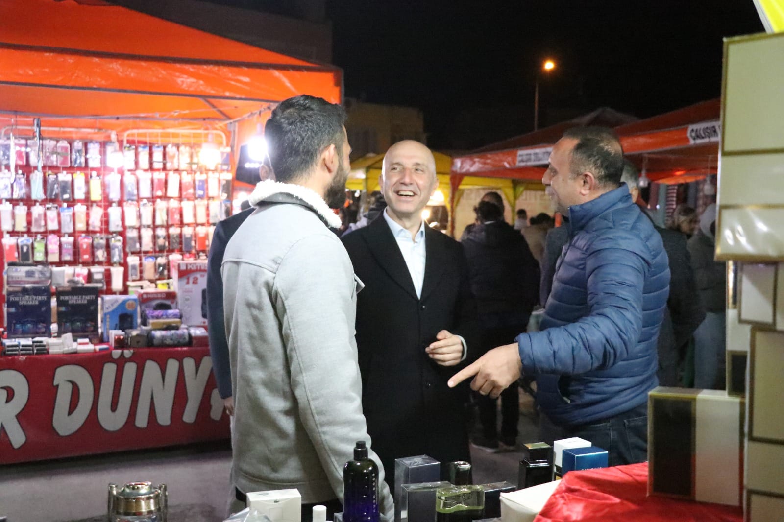 Sarayköy Belediyesi eski Ramazanları aratmayan birbirinden güzel etkinlikleri vatandaşlarla buluşturuyor. Ramazan etkinlikleri ilk gününde renkli görüntülere sahne oldu, vatandaşların yoğun ilgisiyle gerçekleştirildi.