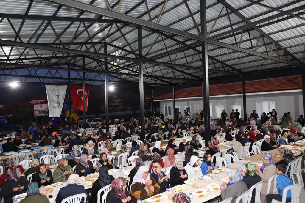 Ramazan ayında Tavas’ın her mahallesinde iftar programları düzenleyen Tavas Belediyesi, binlerce vatandaşı aynı sofrada buluşturdu.