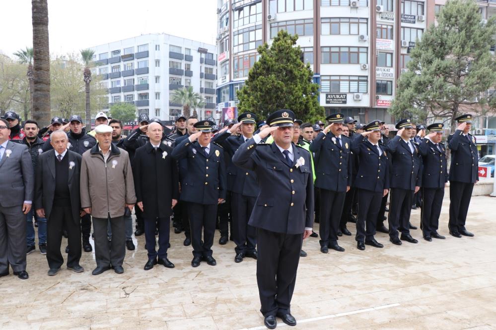 Denizli’de Türk Polis Teşkilatının 178’inci yıldönümü nedeniyle düzenlenen kutlama programlarında, şehit polisler de unutulmadı.