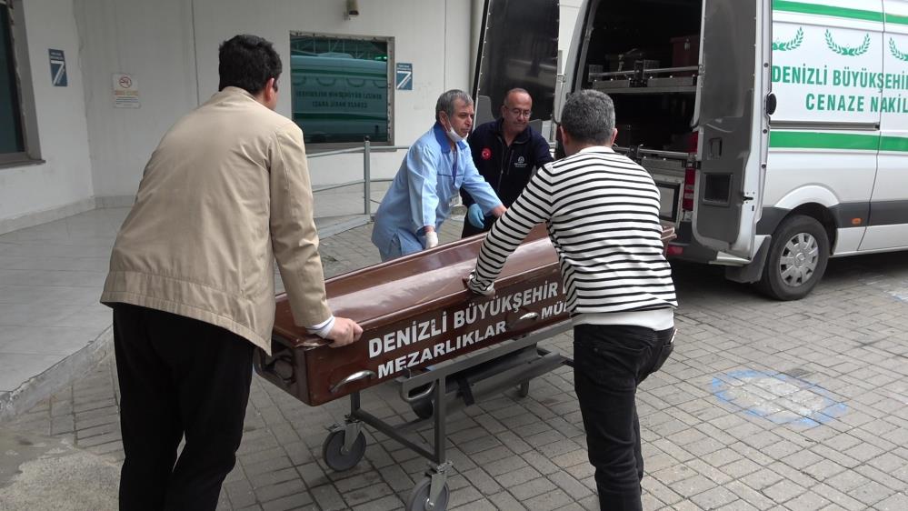 Denizli’de 9 yıldır fil ayağı hastalığı ile mücadele eden 51 yaşındaki İbrahim Kadir Karaoğlanoğlu, tedavi gördüğü Pamukkale Üniversitesi Hastanesinde hayatını kaybetti.