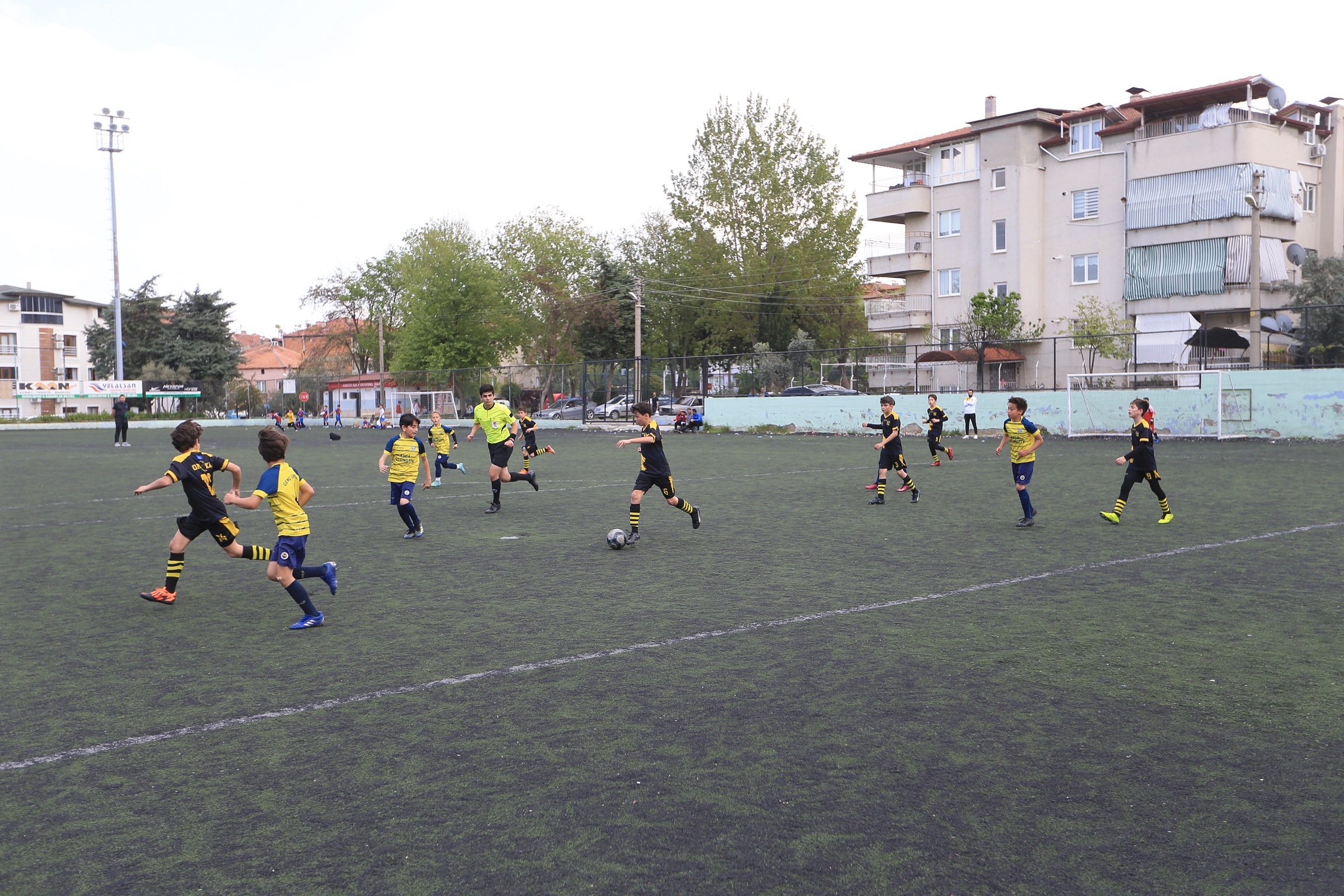 Pamukkale Belediyesinin 2022-2023 eğitim öğretim yılının ara tatilinde düzenlediği “U-11 Ara Tatil Futbol Turnuvası” sonuçlandı. 22 takımın katıldığı turnuvada Genç Ümitler takımı şampiyon oldu.