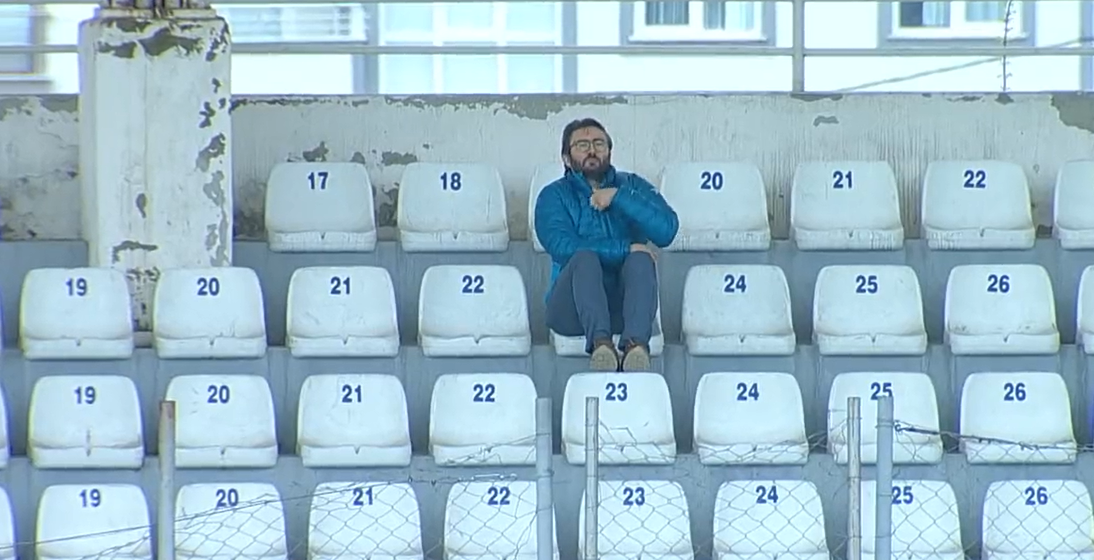Denizlispor’u Tuzlaspor deplasmanında oynadığı maçta maçta deplasman tribününde sadece bir taraftar destekledi.