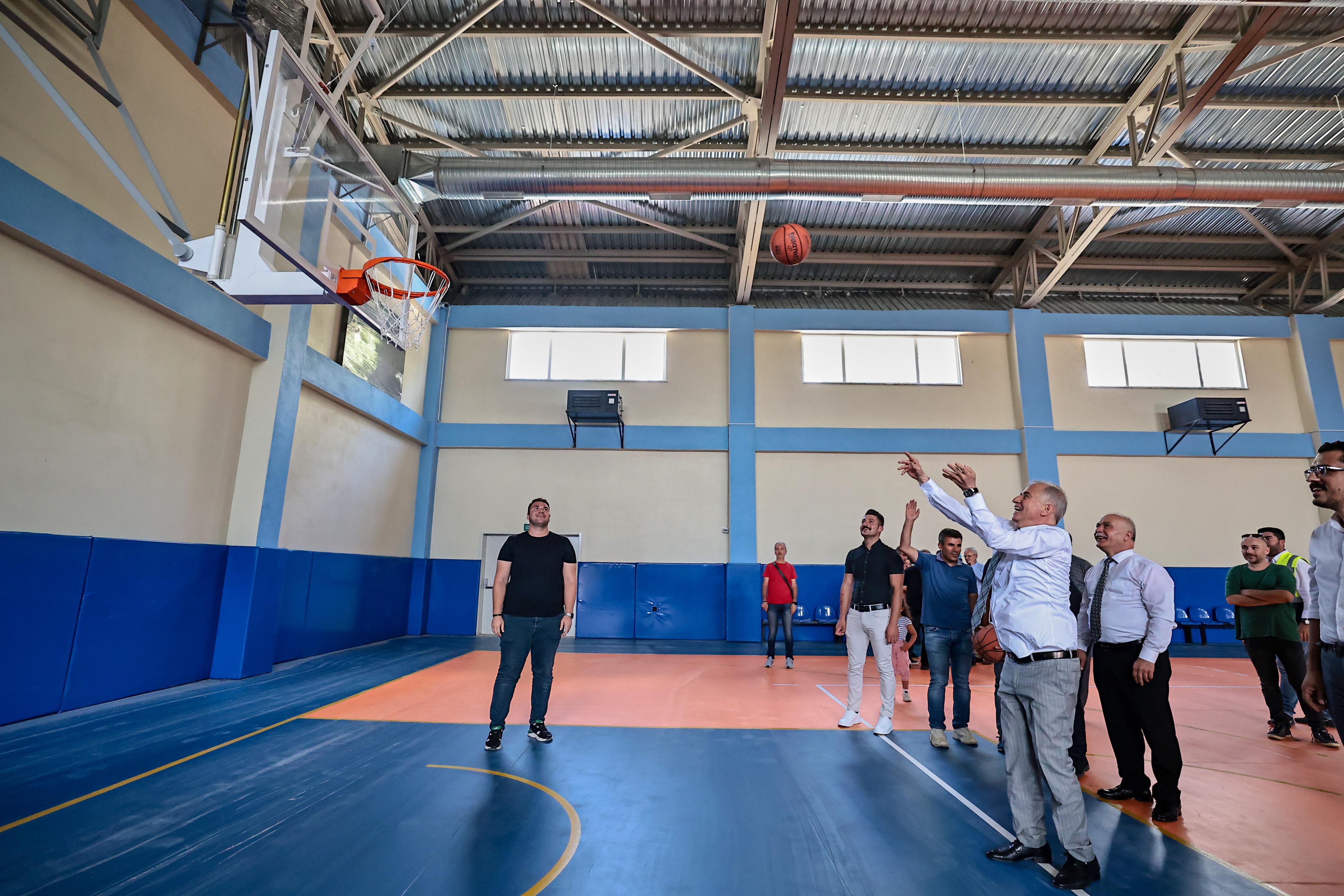 Çardak Kapalı Spor Salonu ve Gençlik Merkezi tamamlandı (5)