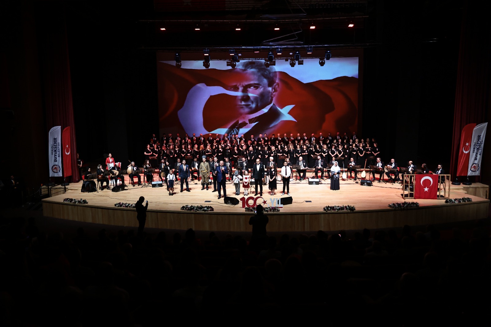 100. Yılda Ata'mıza Saygı konseri (4)