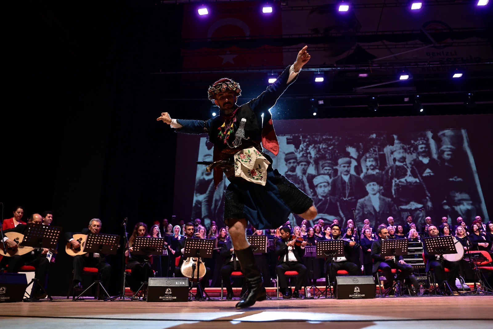 100. Yılda Ata'mıza Saygı konseri (5)