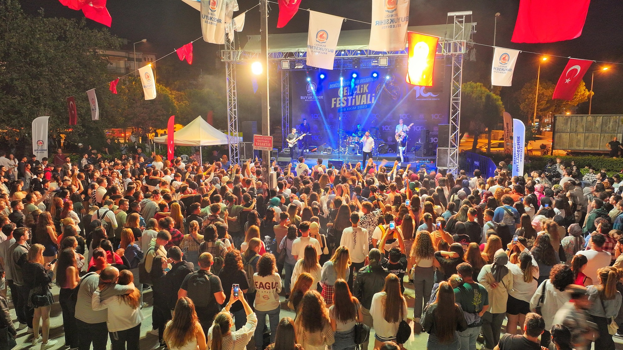 Büyükşehir’in gençlik festivali hafta sonu da dolu do (6)