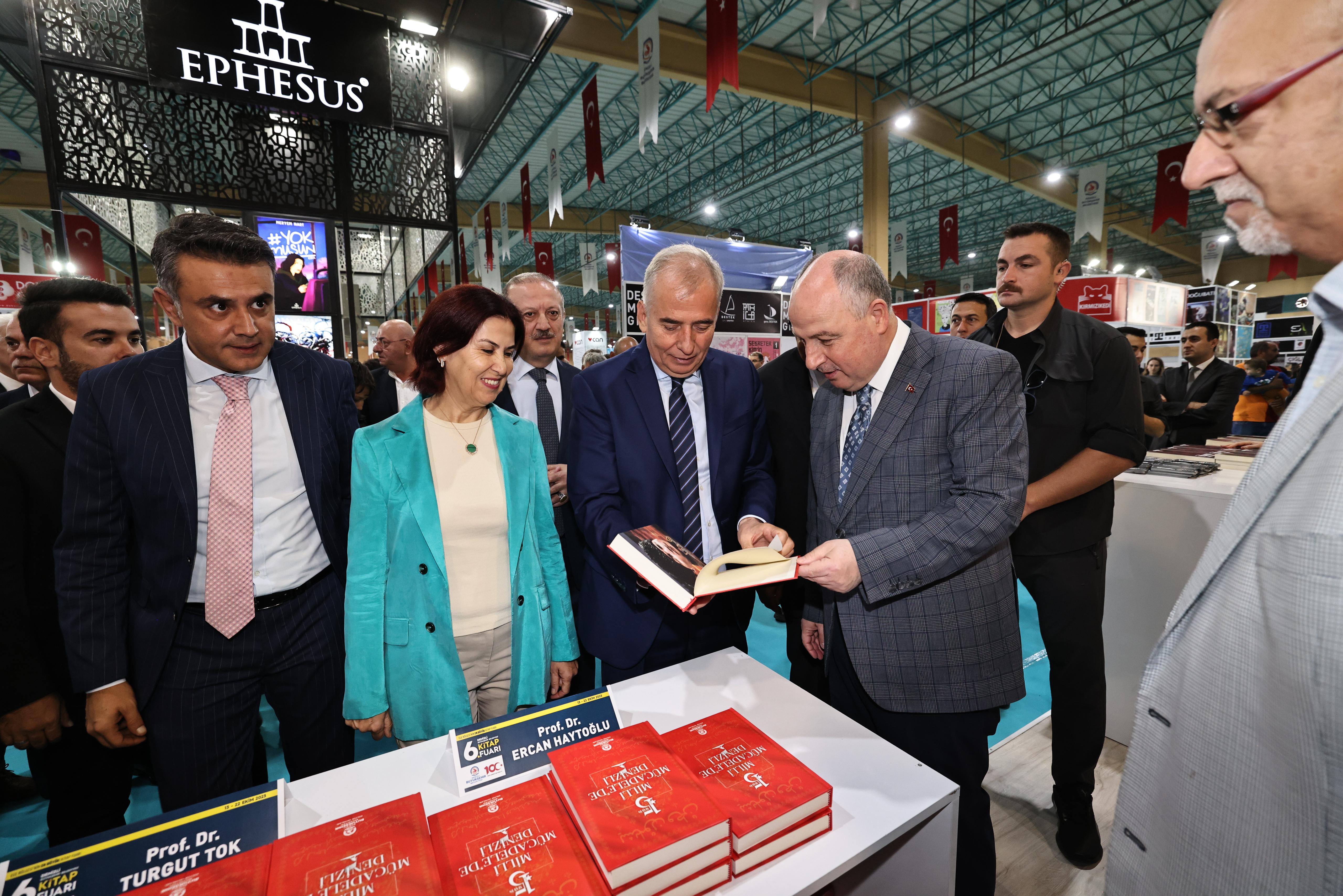 Denizli Büyükşehir Belediyesi 6. Kitap Fuarı açıldı (3)