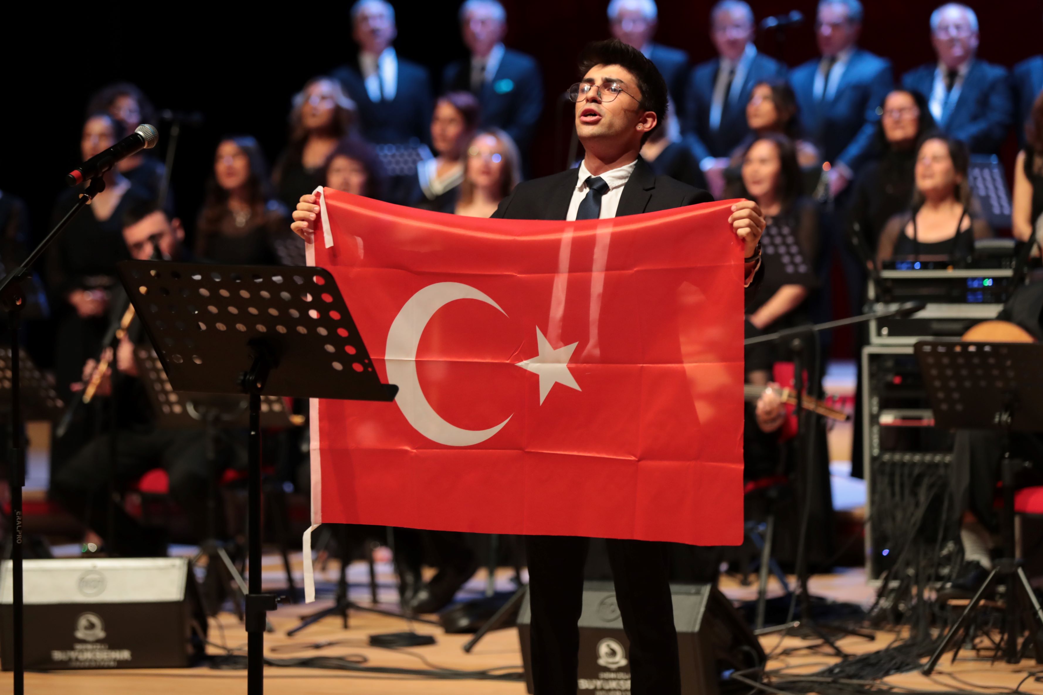 Büyükşehir’den Bir Asırlık Aşk Cumhuriyet Konseri (3)