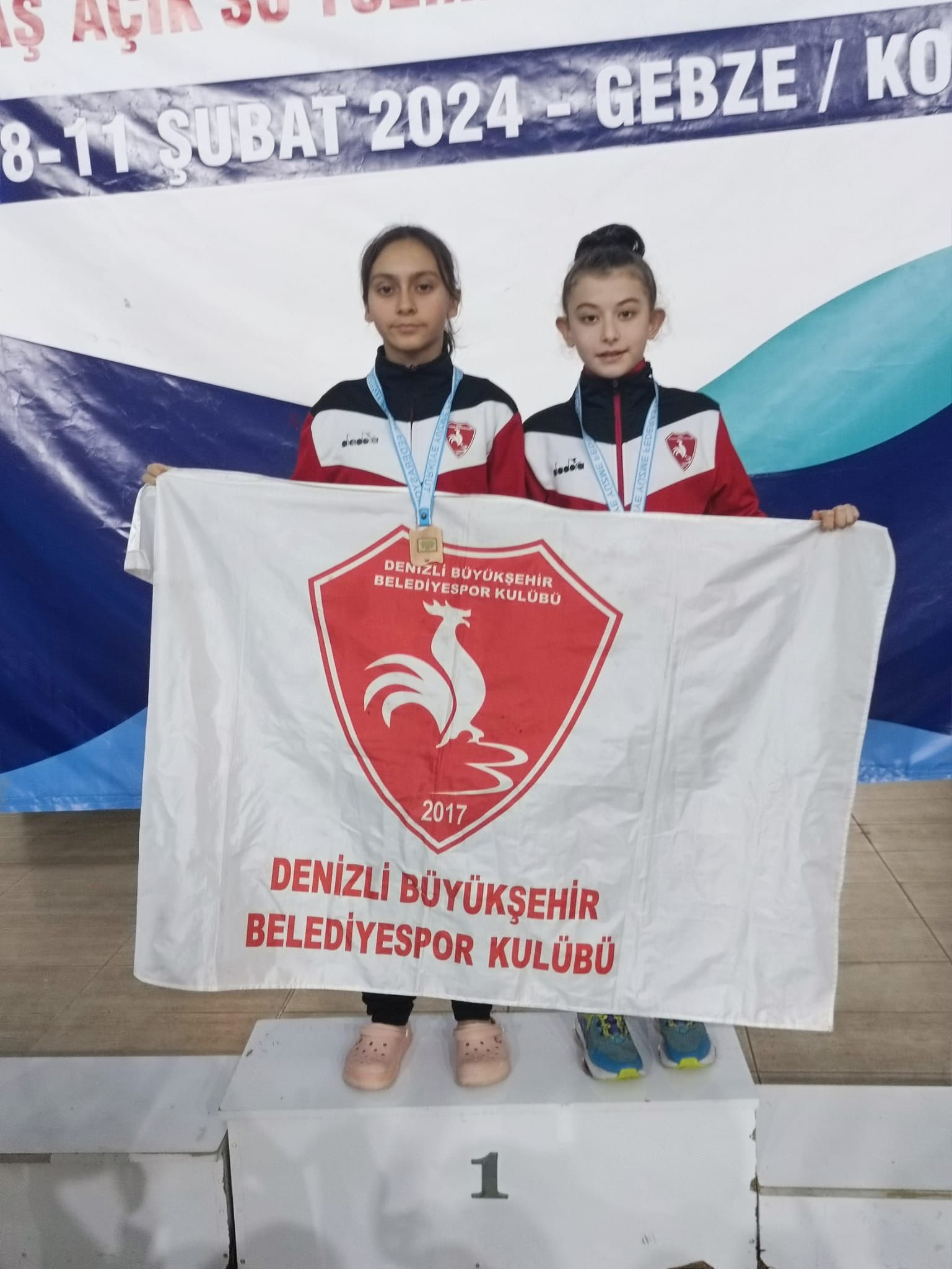 Büyükşehir Yüzme Takımı Kış Şampiyonası’ndan Derecel (1)