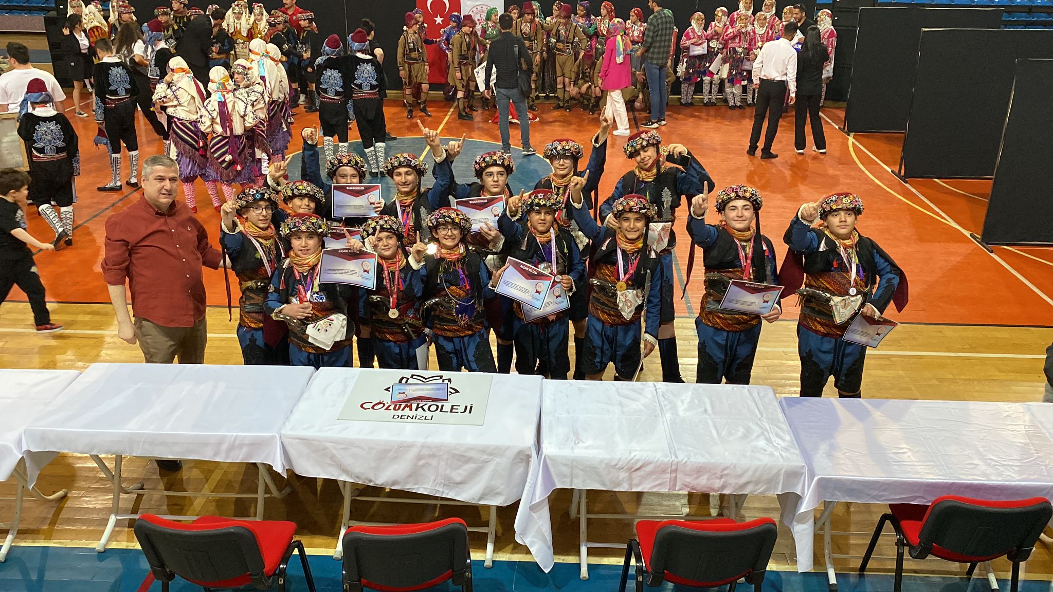 Çözüm Koleji Halk Oyunları Ekibi Isparta’da Grup Şampiyonu Oldu (2)