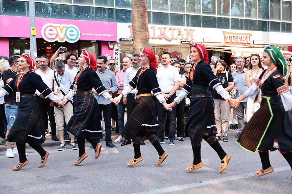 18. Uluslararası Halk Dansları Festivali Coşkusu Başladı (1 (10)