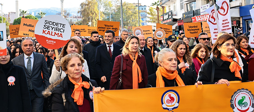 Kadınlar Şiddete Karşı Yürüdü (4)