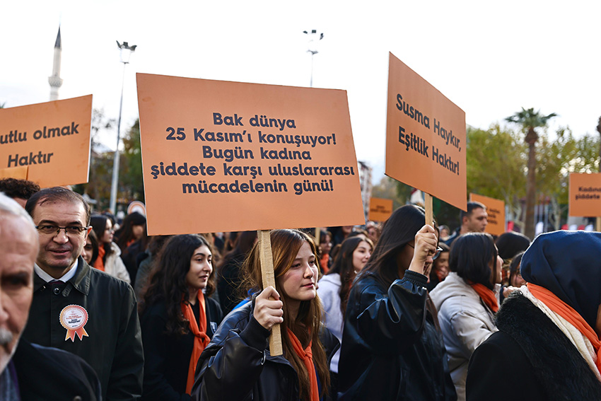 Kadınlar Şiddete Karşı Yürüdü (5)