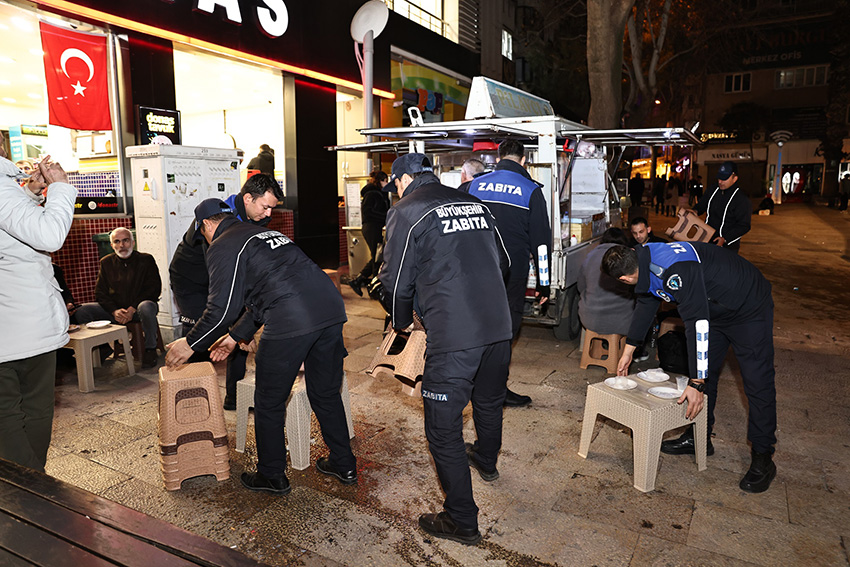 Büyükşehir Zabıta’dan Kayıt Dışı Gıdaya Gece Operasyonu (5)