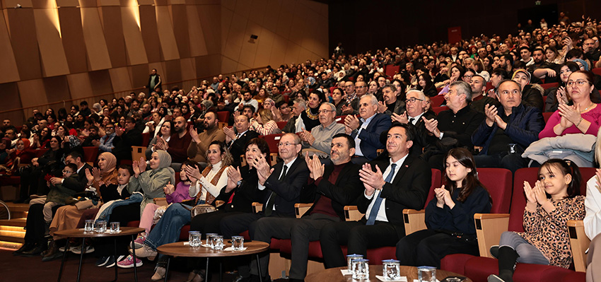 Denizli Büyükşehir’den Cem Karaca Anısına Muhteşem Konser (2)