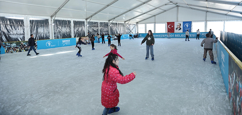 Merkezefendi̇’de Buz Pateni̇ Coşkusu Devam Edi̇yor (2)