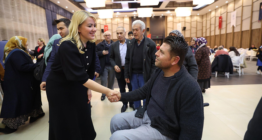 Başkan Doğan Gazi̇ Ve Şehi̇t Yakinlari İle İftarda Buluştu (3)