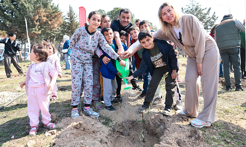 Katledilen 445 Kadın Anısına Fidanlar Toprakla Buluştu (1)