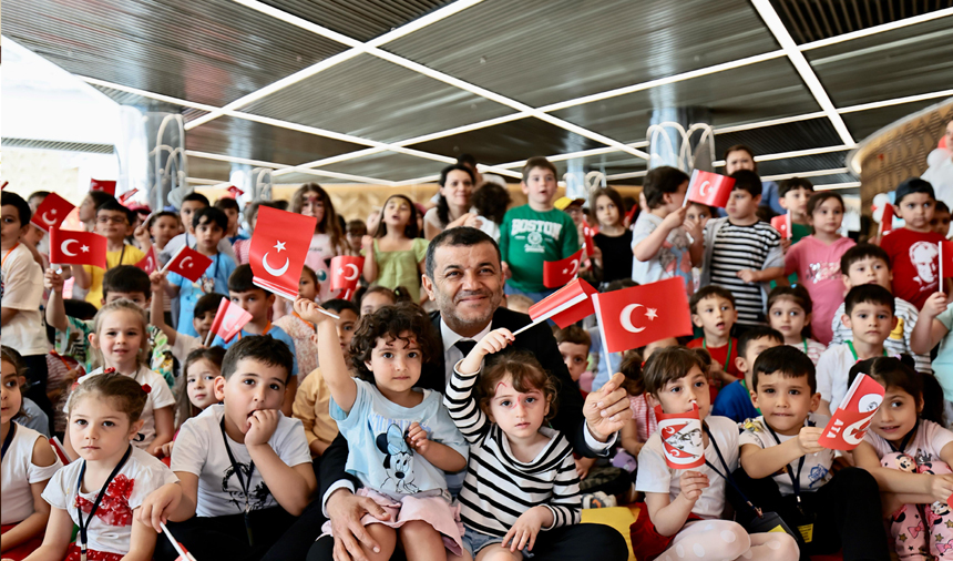 Deni̇zli̇’de 23 Ni̇san Sevi̇nci̇ Sokaklara Taşti 1