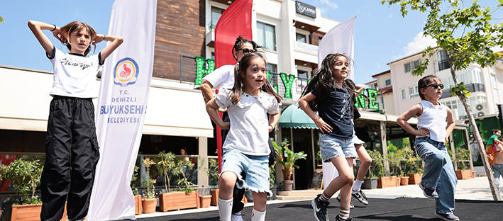 Anneler Günü Ve Engelliler Haftası Ortak Etkinliği Renkli Görüntülere Sahne Oldu (6)