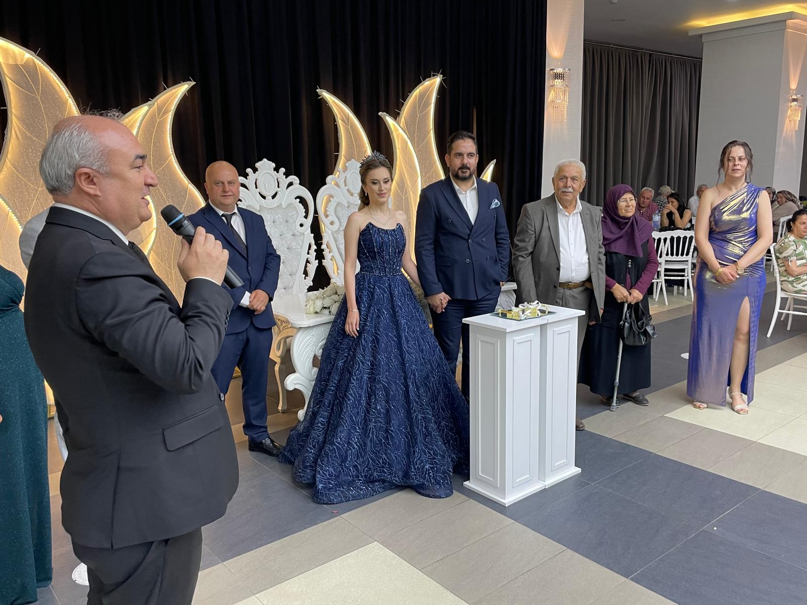 Denizlili İş İnsanı Hakan Dündar İle Aylin Öznur Nişanlandı (2)