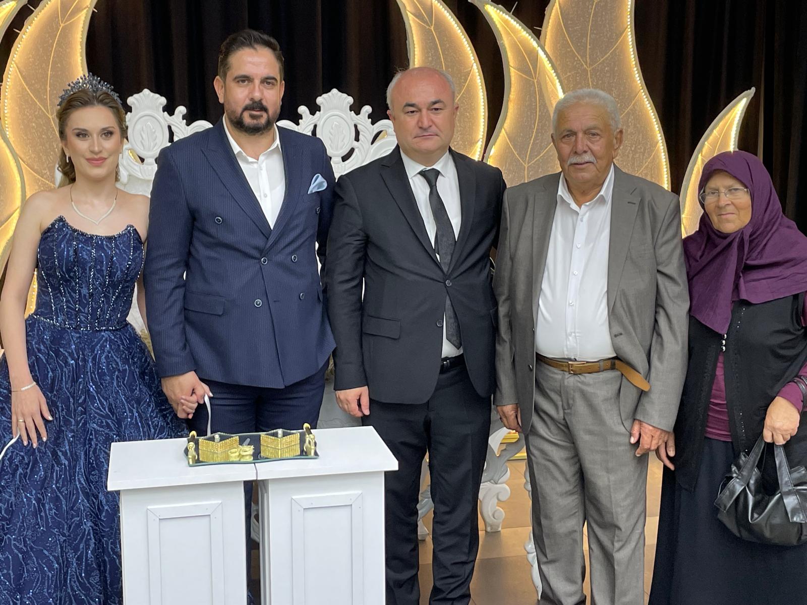 Denizlili İş İnsanı Hakan Dündar İle Aylin Öznur Nişanlandı (3)