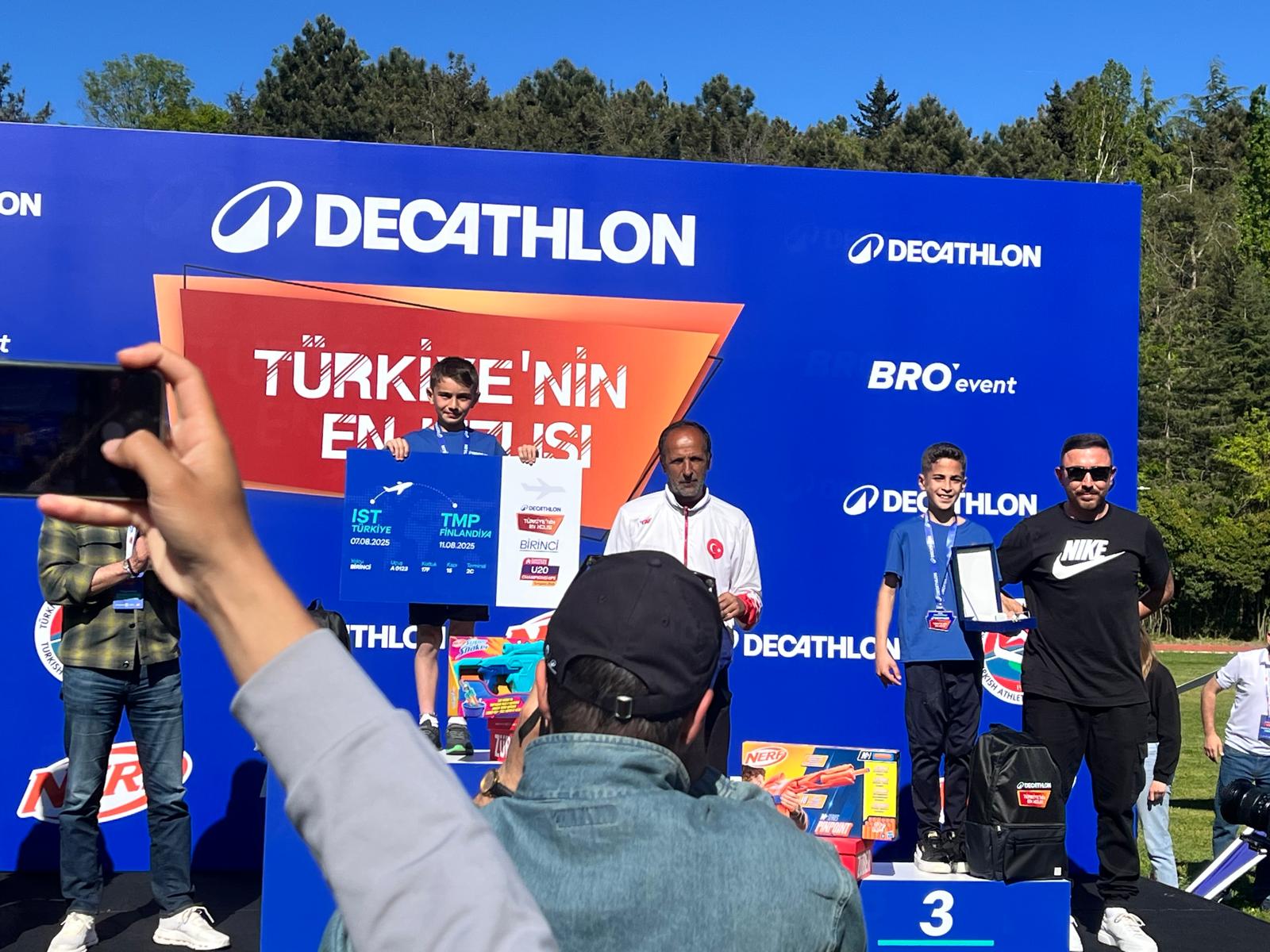 Deni̇zli̇li̇ Sporculardan Türki̇ye Fi̇nali̇nde Gururlandiran Başari (1)