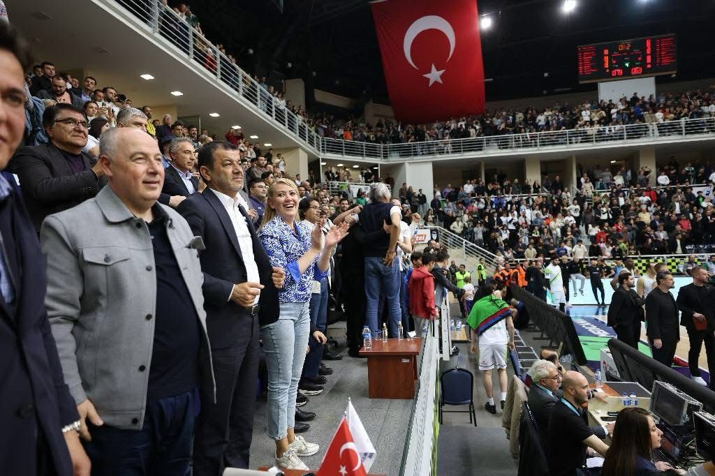 Merkezefendi̇ Basket’ten Tari̇hi̇ Gali̇bi̇yet (1)