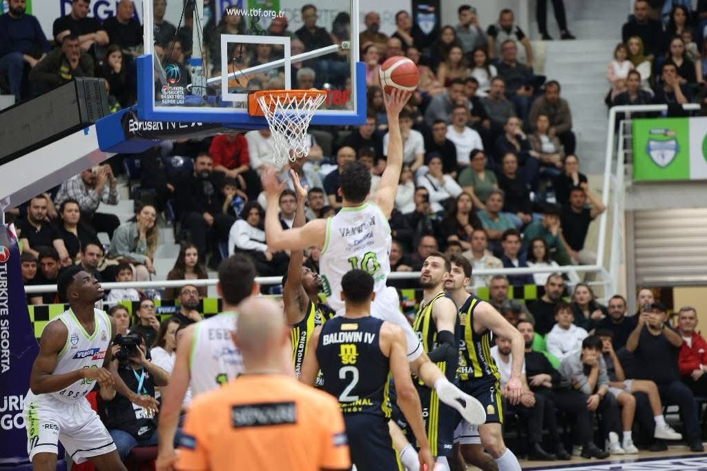 Merkezefendi̇ Basket’ten Tari̇hi̇ Gali̇bi̇yet (2)