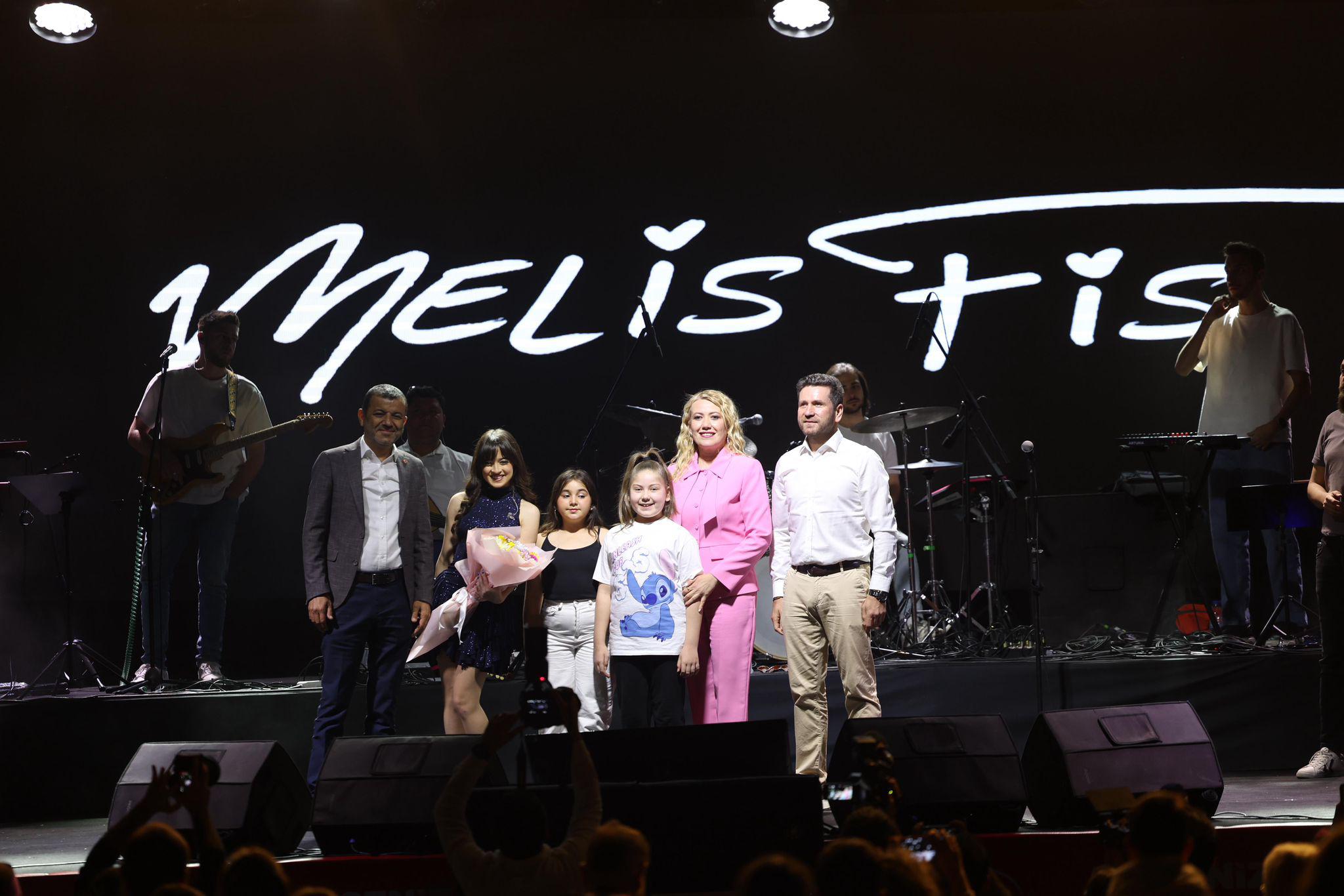 Şarkici Meli̇s Fi̇s Merkezefendi̇'yi̇ Coşturdu (9)
