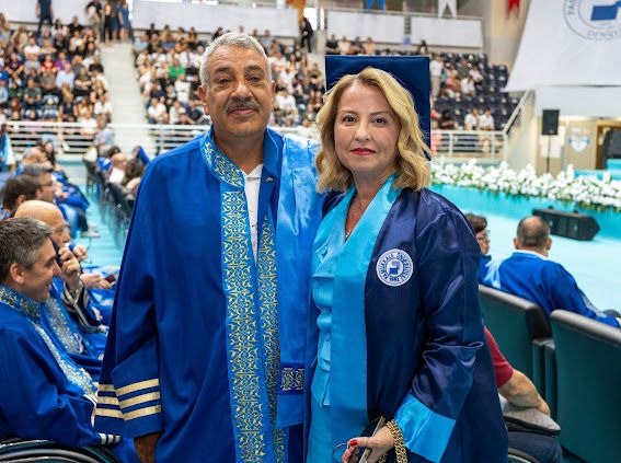 51 Yaşında Üniversiteyi 2’Ncilikle Bitirdi (3)