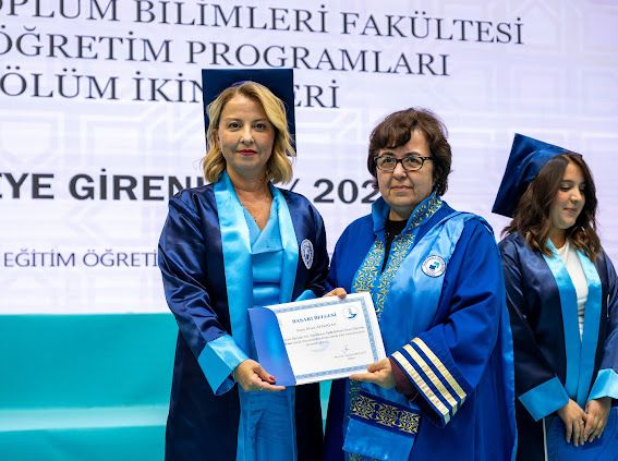 51 Yaşında Üniversiteyi 2’Ncilikle Bitirdi (4)