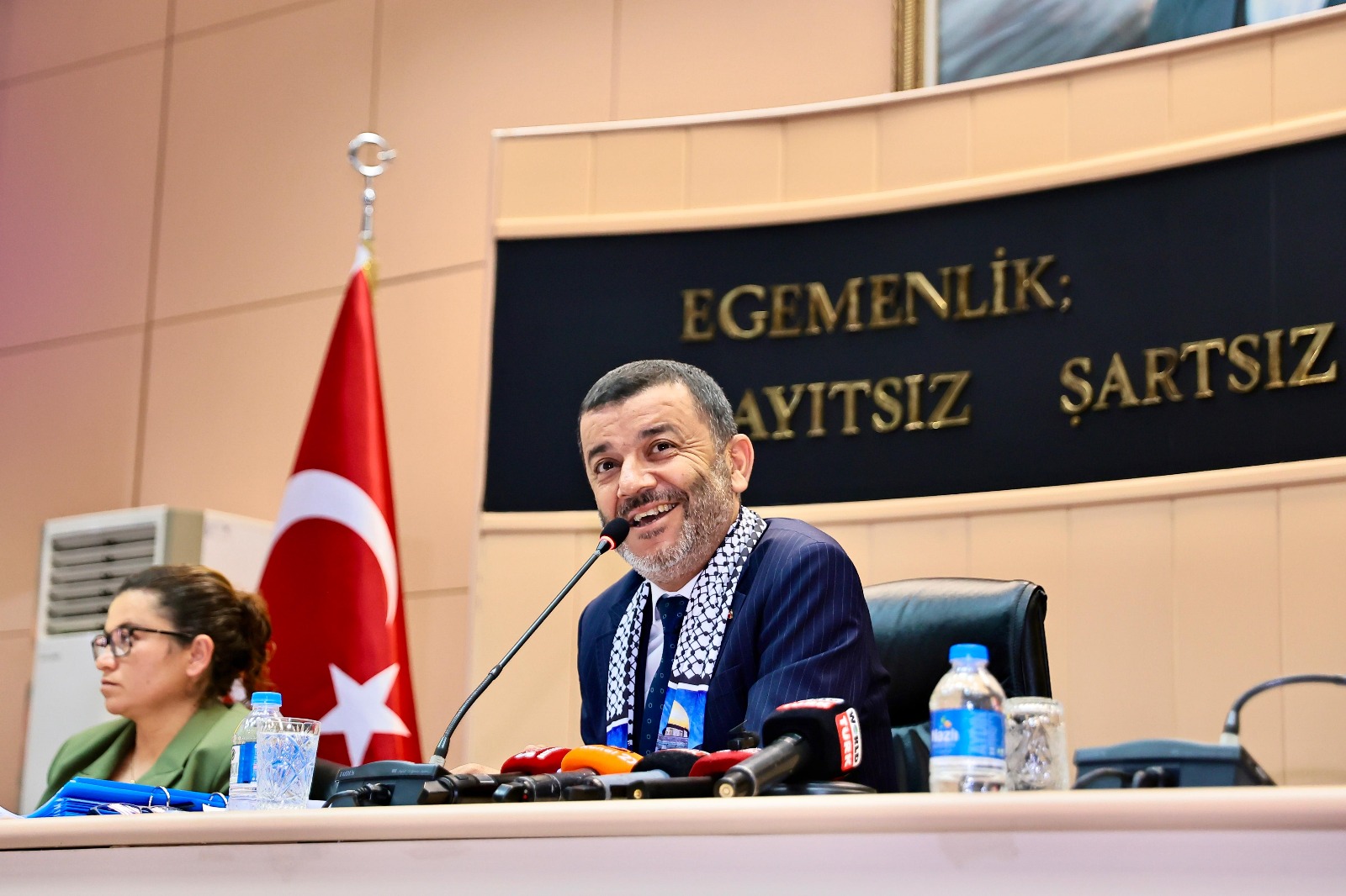 Çavuşoğlu 30 Mi̇lyon Li̇rayi Kasaya Koydu (1)