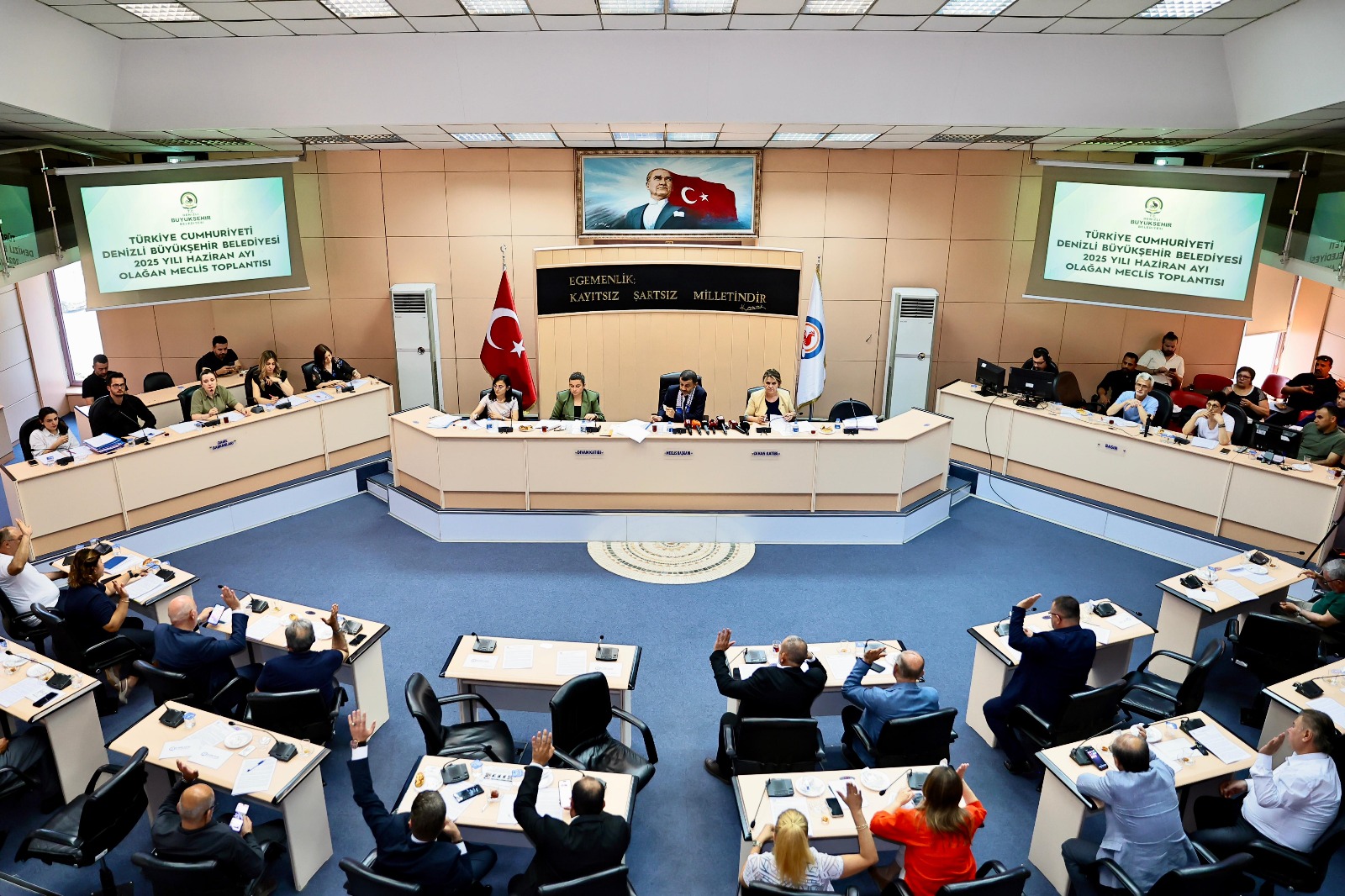 Çavuşoğlu 30 Mi̇lyon Li̇rayi Kasaya Koydu (2)