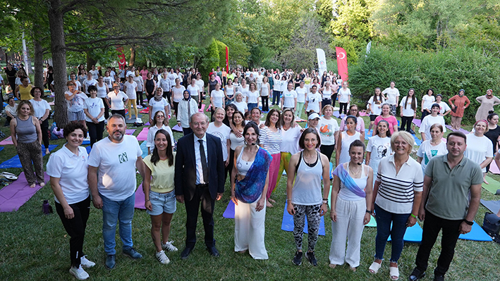 Dünya Yoga Günü Etkinliğine Yoğun Ilgi (3)