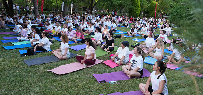Dünya Yoga Günü Etkinliğine Yoğun Ilgi (7)