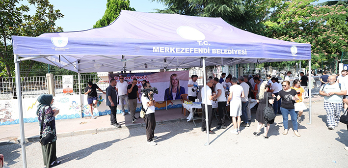 Merkezefendi̇ Beledi̇yesi̇ Yks'ye Gi̇ren Öğrenci̇leri̇n Veli̇leri̇n Yaninda (4)