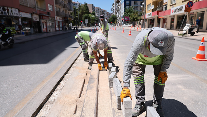 Başkan Çavuşoğlu, İstiklal Caddesi’nde Otobüs Yolu Uygulamasını Inceledi (5)