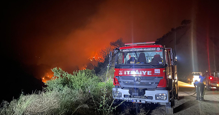Denizli Büyükşehir İtfaiyesi İzmir Ve Manisa’daki Yangınlara Müdahale Ediyor (2)